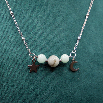 Collier en Amazonite avec pendentif central et breloques célestes
